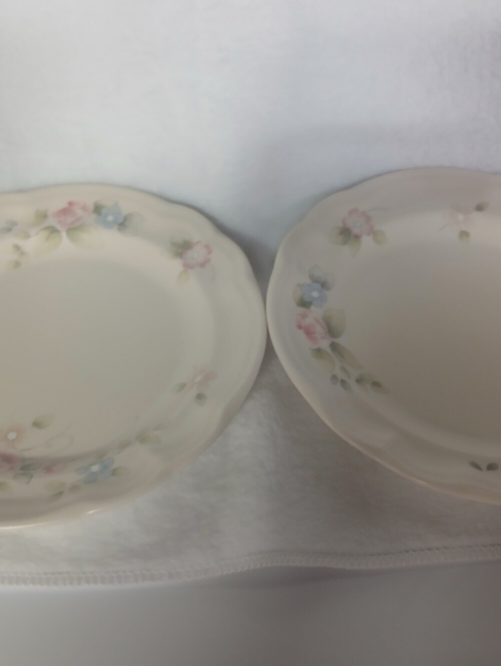 2 Pfaltzgraff "Tea Rose" salad/dessert plates 7" diameter with fluted edges